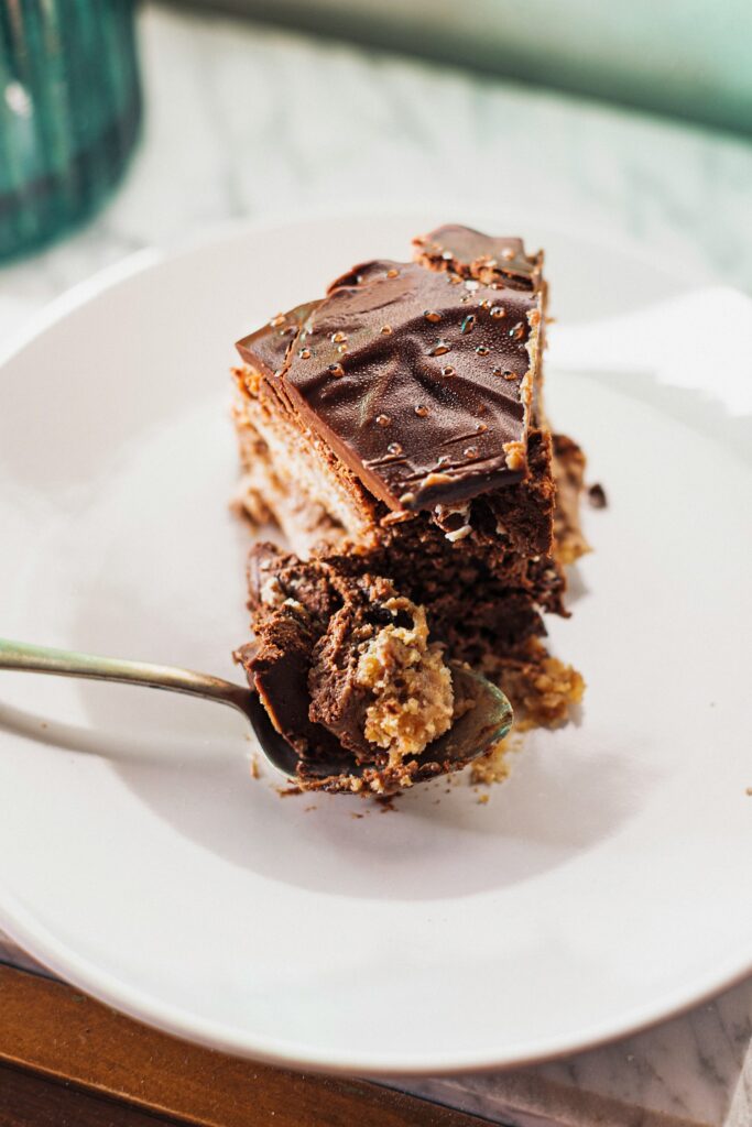 No Bake Chocolate Peanut Butter Bars